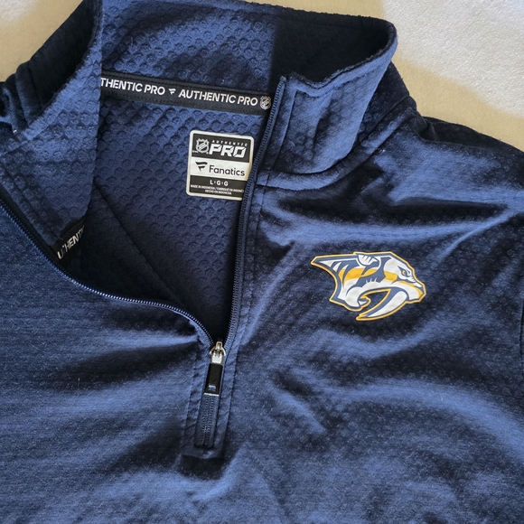 Fanatics Dark Blue Quarter-Zip Pullover Nashville Predators L NHL - Picture 3 of 4